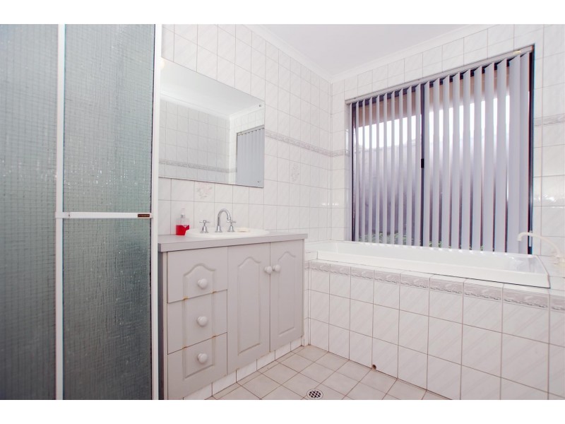 4 Fastnet Court, Hallett Cove SA 5158