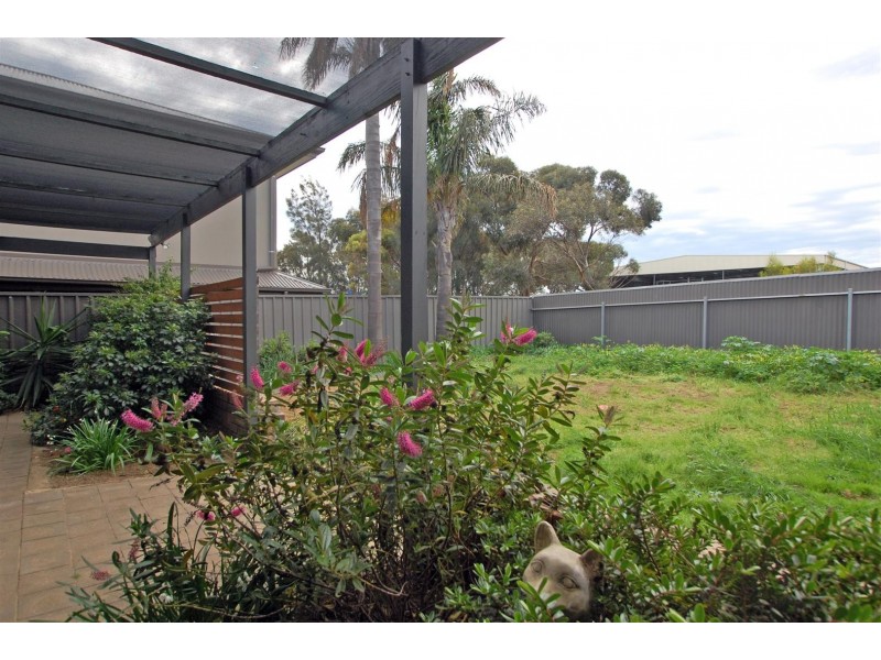 4 Fastnet Court, Hallett Cove SA 5158