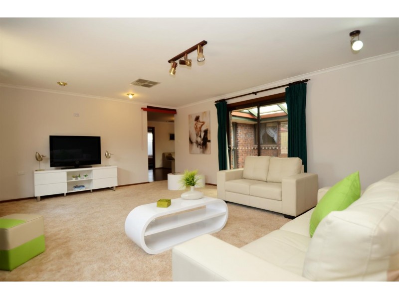 21 Neeangarra Crescent, Hallett Cove SA 5158