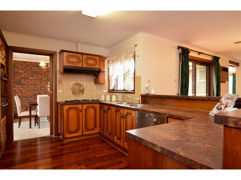 21 Neeangarra Crescent, Hallett Cove SA 5158