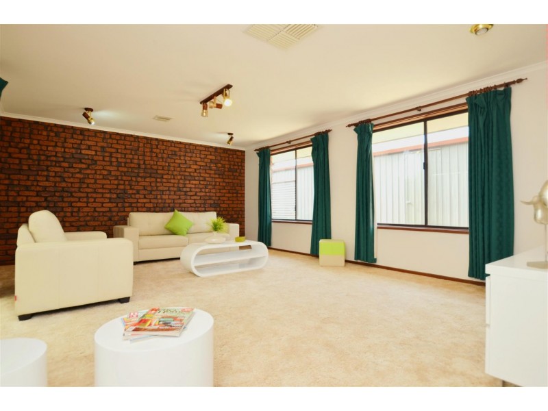 21 Neeangarra Crescent, Hallett Cove SA 5158