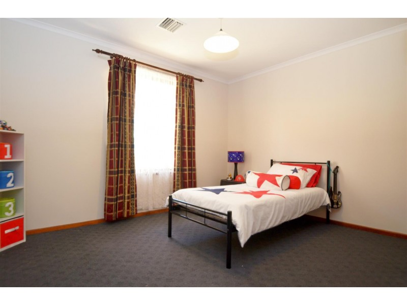 21 Neeangarra Crescent, Hallett Cove SA 5158