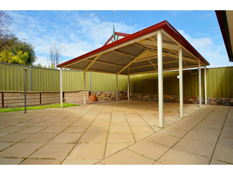 21 Neeangarra Crescent, Hallett Cove SA 5158