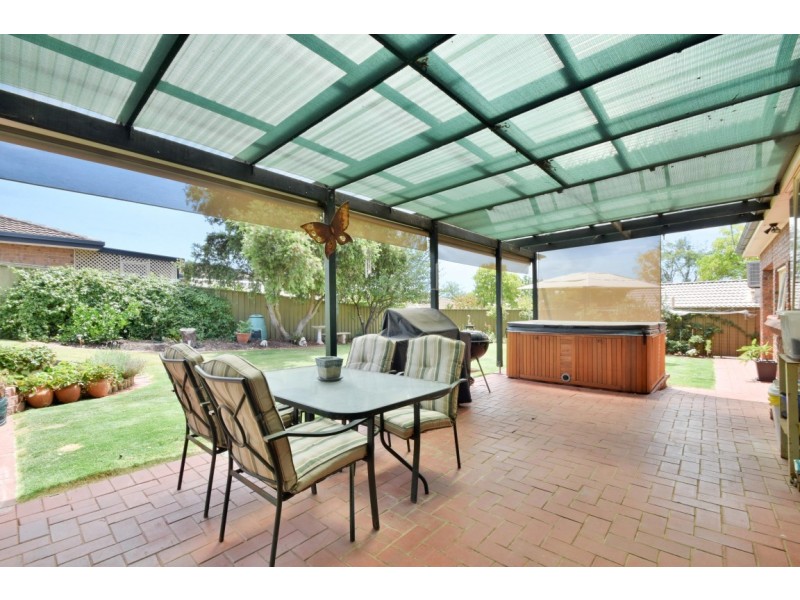 23 Crossdale Drive, Aberfoyle Park SA 5159