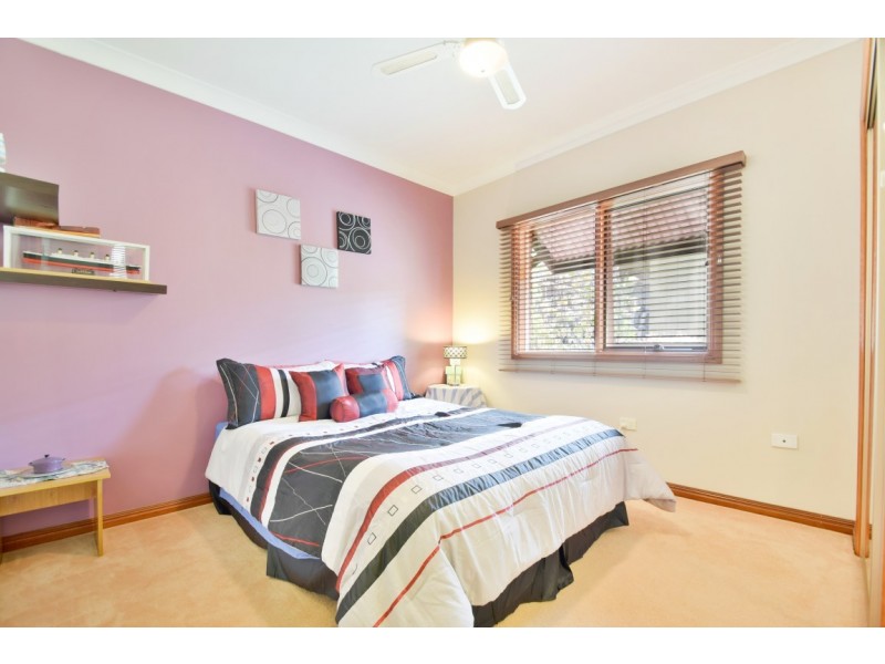 23 Crossdale Drive, Aberfoyle Park SA 5159