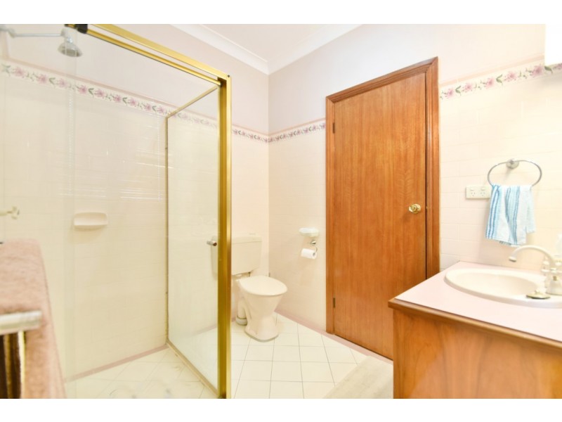 23 Crossdale Drive, Aberfoyle Park SA 5159