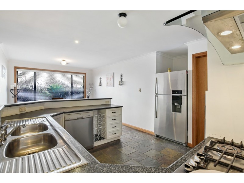 6 Kansy Court, Morphett Vale SA 5162