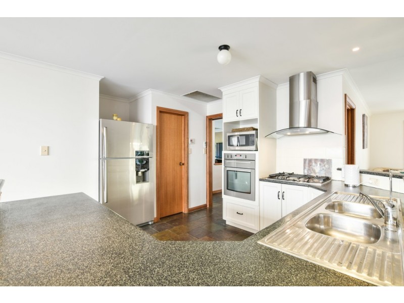 6 Kansy Court, Morphett Vale SA 5162