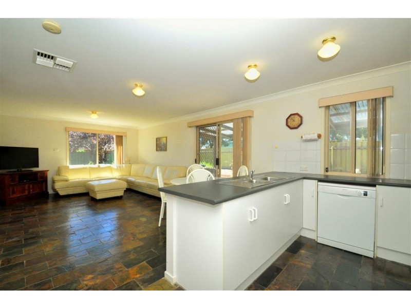 27 Jeanette Crescent, Aberfoyle Park SA 5159