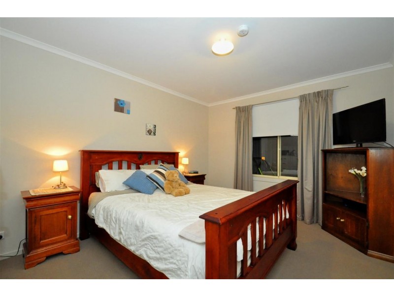 6 McGuire Court, Hackham SA 5163