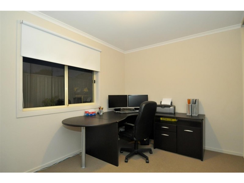 6 McGuire Court, Hackham SA 5163