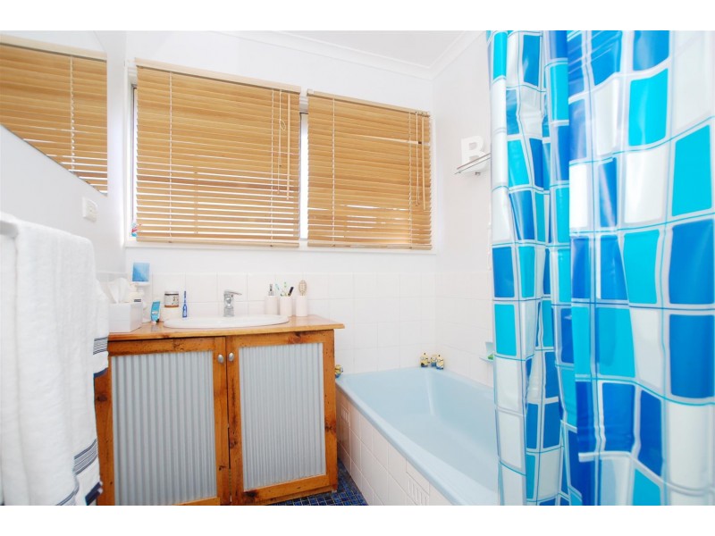 20 Heather Road, Happy Valley SA 5159