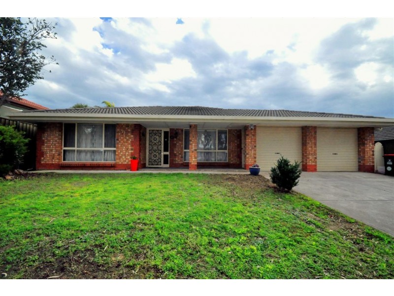 16 Rolton Avenue, Woodcroft SA 5162