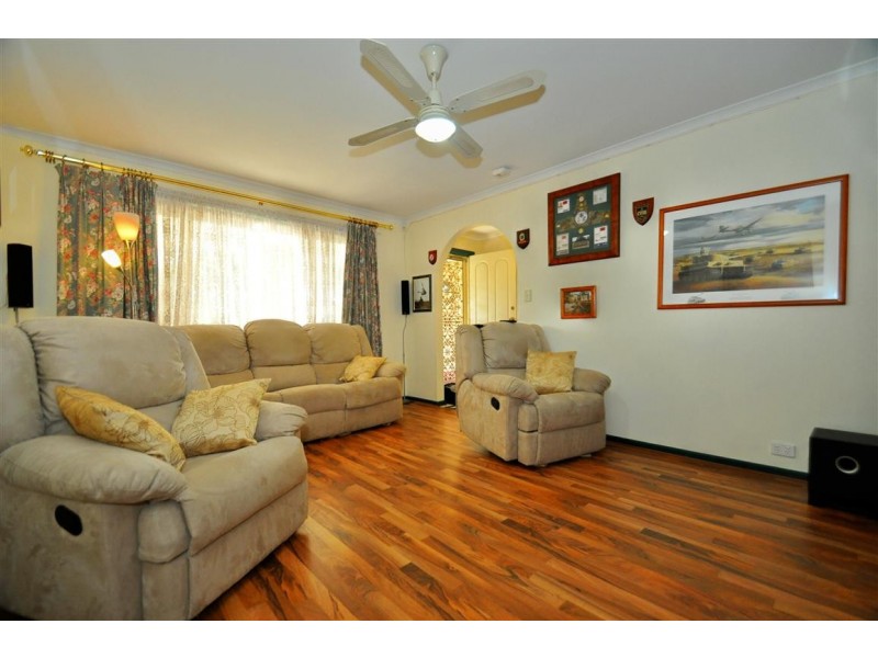 16 Rolton Avenue, Woodcroft SA 5162