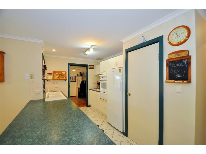 16 Rolton Avenue, Woodcroft SA 5162