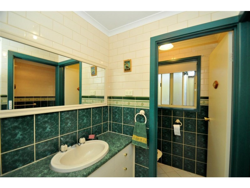 16 Rolton Avenue, Woodcroft SA 5162