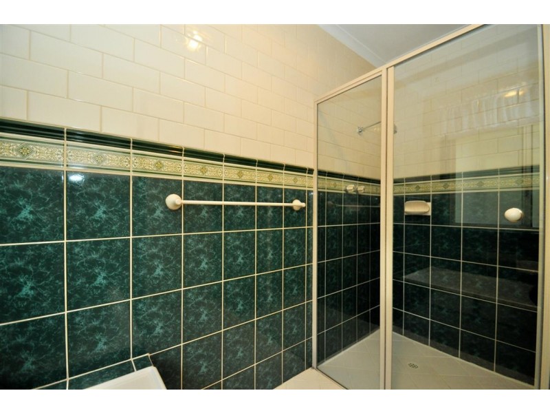 16 Rolton Avenue, Woodcroft SA 5162