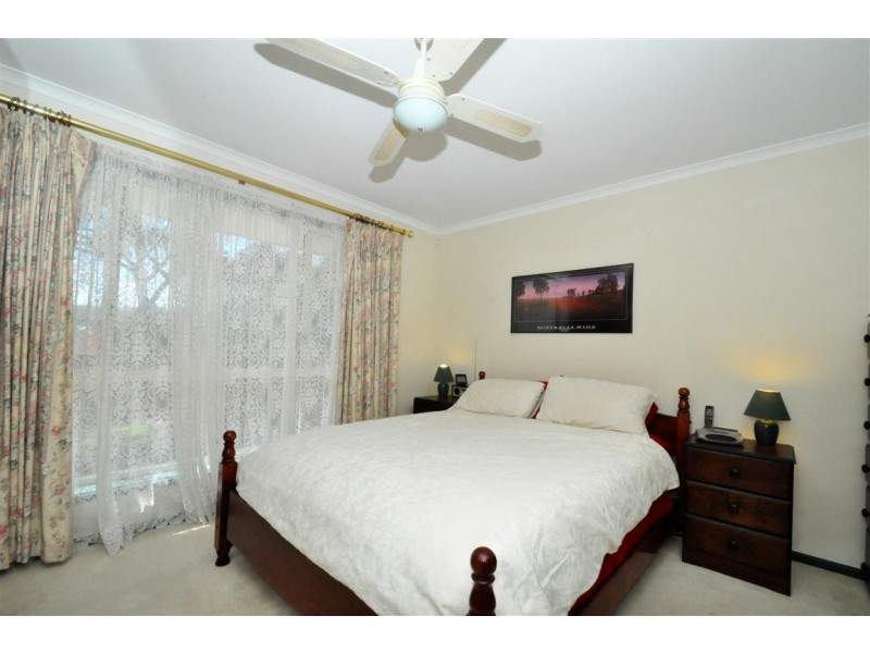 16 Rolton Avenue, Woodcroft SA 5162