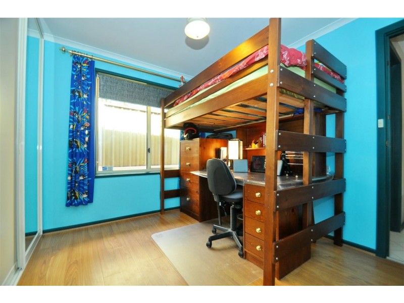 16 Rolton Avenue, Woodcroft SA 5162