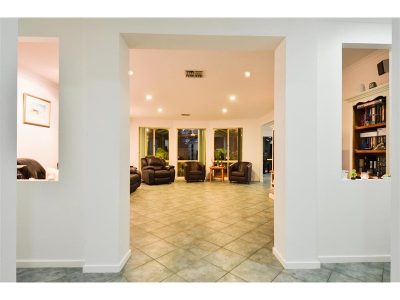 58 Riddoch Crescent, Woodcroft SA 5162