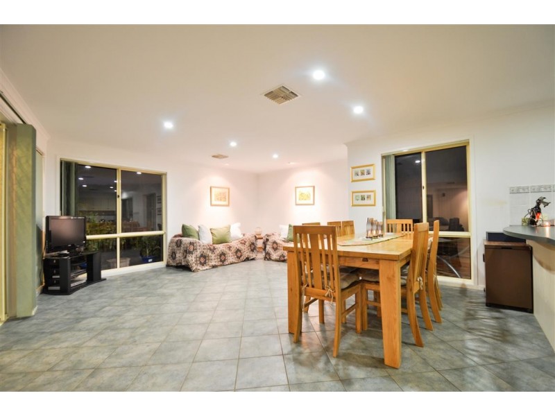 58 Riddoch Crescent, Woodcroft SA 5162