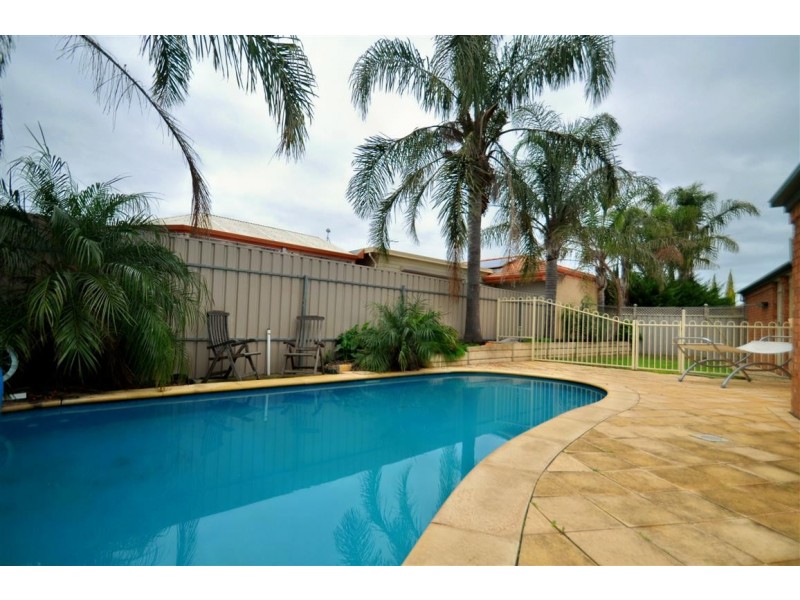 58 Riddoch Crescent, Woodcroft SA 5162