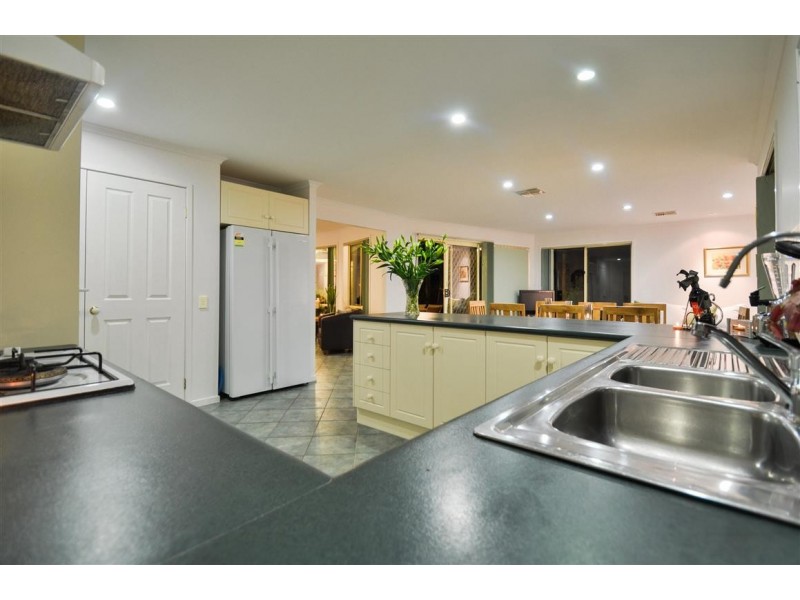 58 Riddoch Crescent, Woodcroft SA 5162