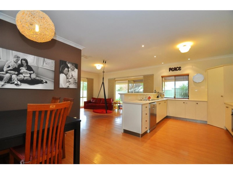 24 Allworth Drive, Happy Valley SA 5159