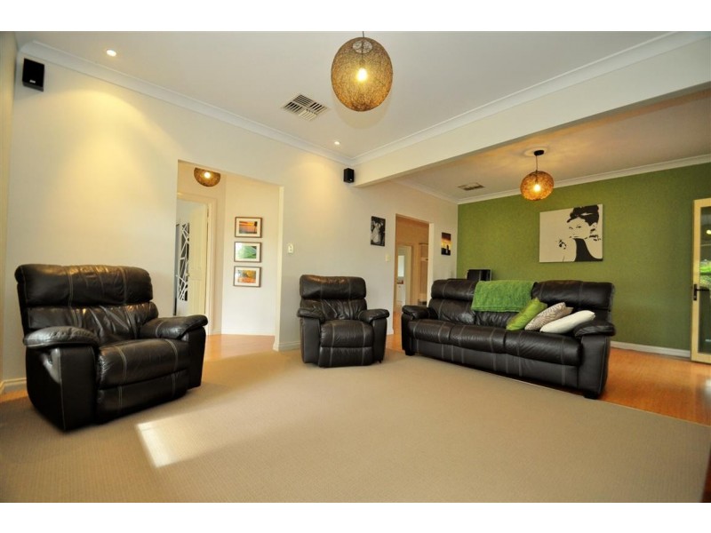 24 Allworth Drive, Happy Valley SA 5159