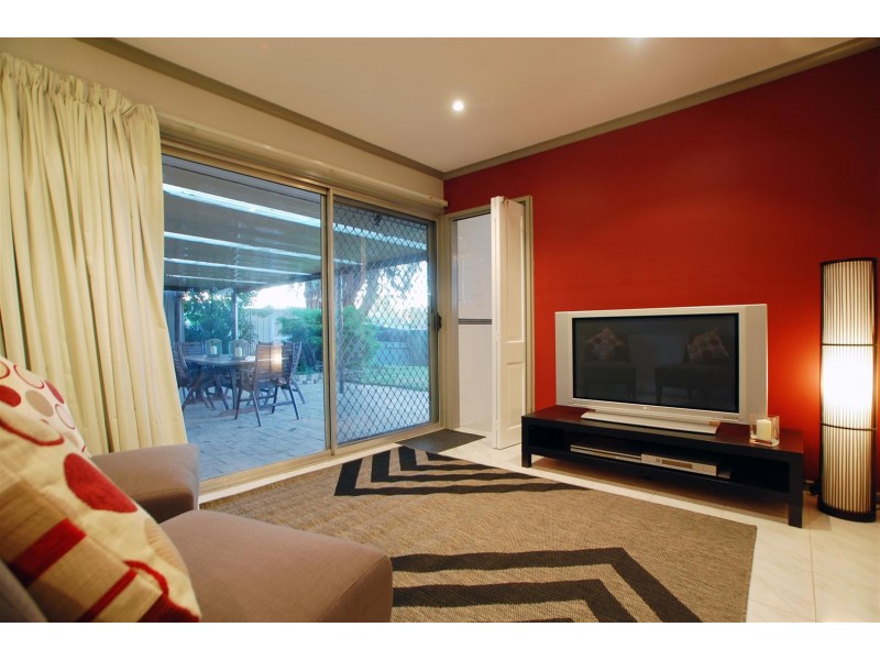 11 Tatiara Road, Happy Valley SA 5159