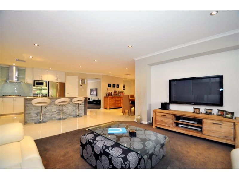 12 Verdant Parade, Woodcroft SA 5162