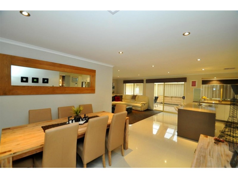 12 Verdant Parade, Woodcroft SA 5162