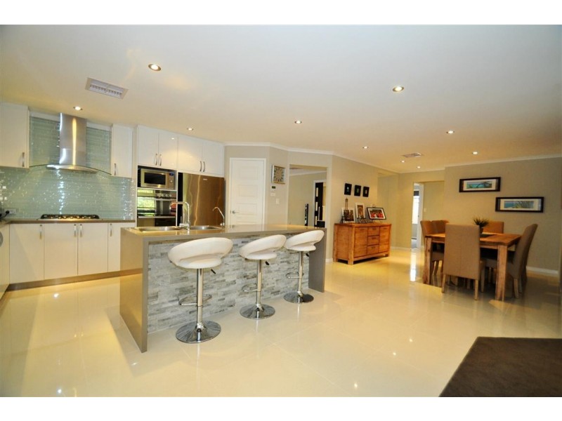 12 Verdant Parade, Woodcroft SA 5162