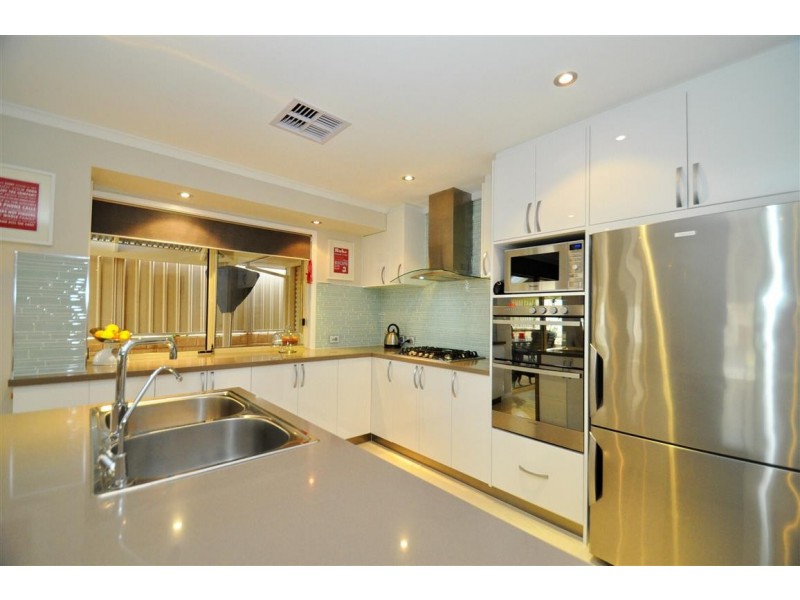 12 Verdant Parade, Woodcroft SA 5162