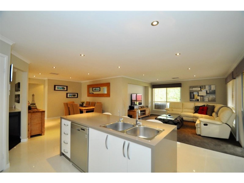 12 Verdant Parade, Woodcroft SA 5162