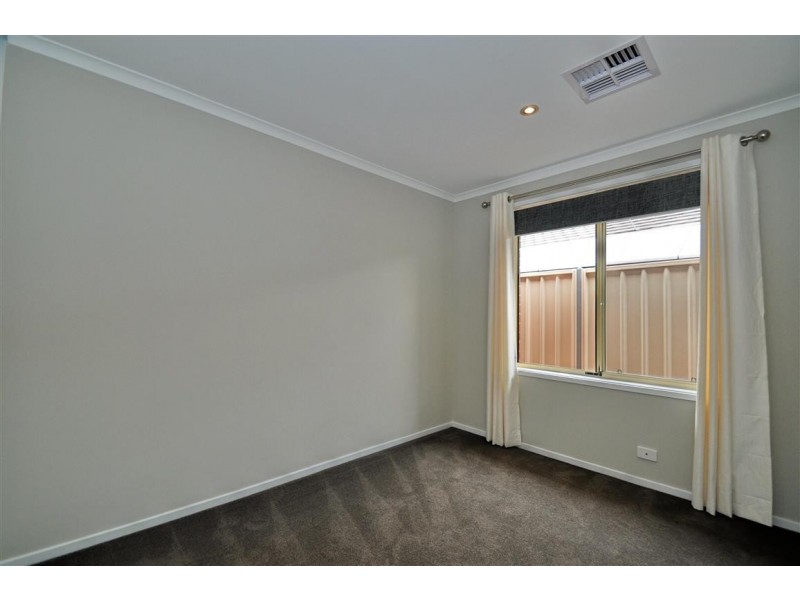 12 Verdant Parade, Woodcroft SA 5162