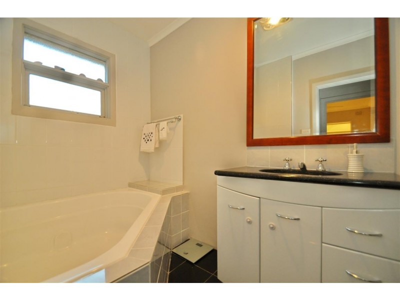 18 Nightingale Crescent, O’halloran Hill SA 5158