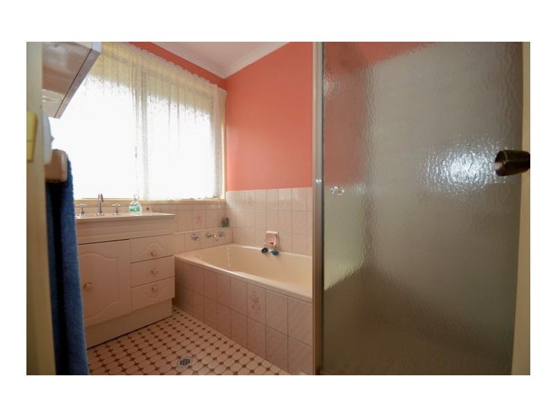 24 McClure Avenue, Reynella East SA 5161