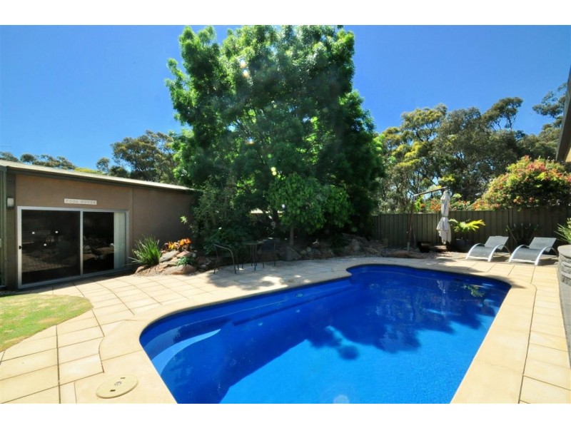 4 Bay Place, Woodcroft SA 5162
