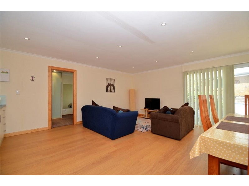 4 Bay Place, Woodcroft SA 5162