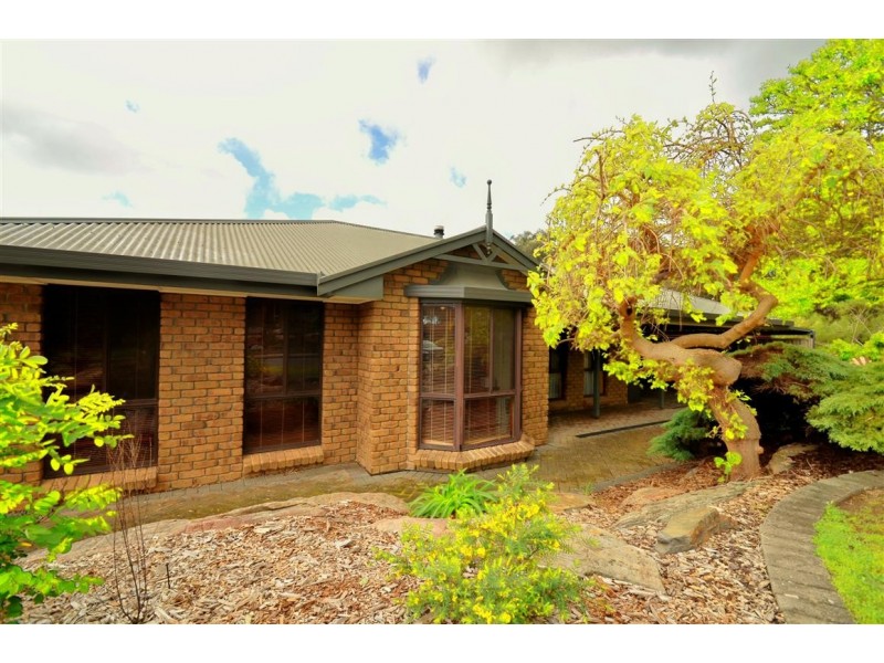4 Bay Place, Woodcroft SA 5162