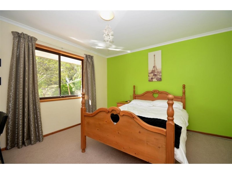 4 Bay Place, Woodcroft SA 5162