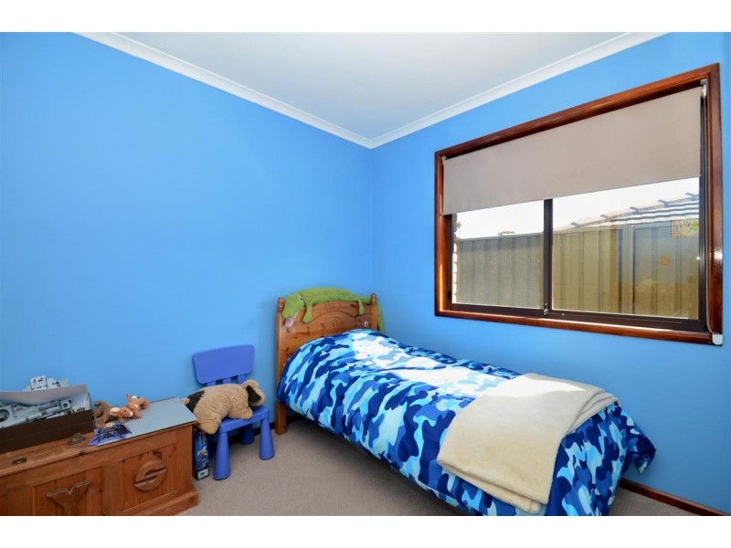 4 Bay Place, Woodcroft SA 5162
