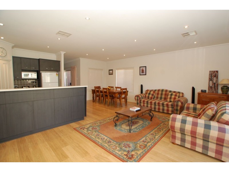 19 Condada Avenue, Park Holme SA 5043