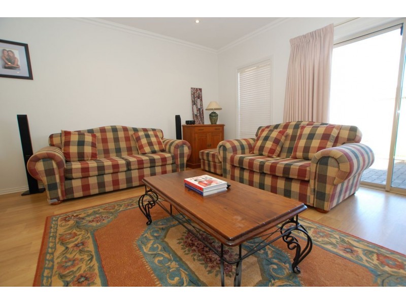 19 Condada Avenue, Park Holme SA 5043