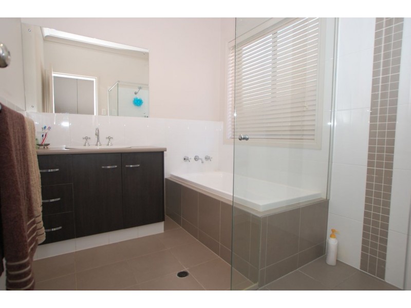 19 Condada Avenue, Park Holme SA 5043