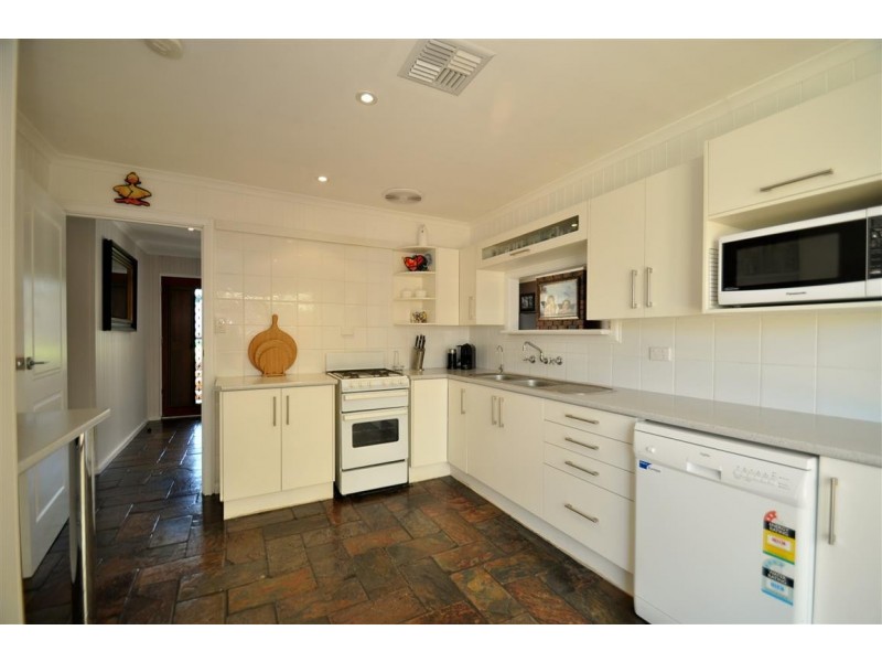 2 Leech Avenue, Morphett Vale SA 5162