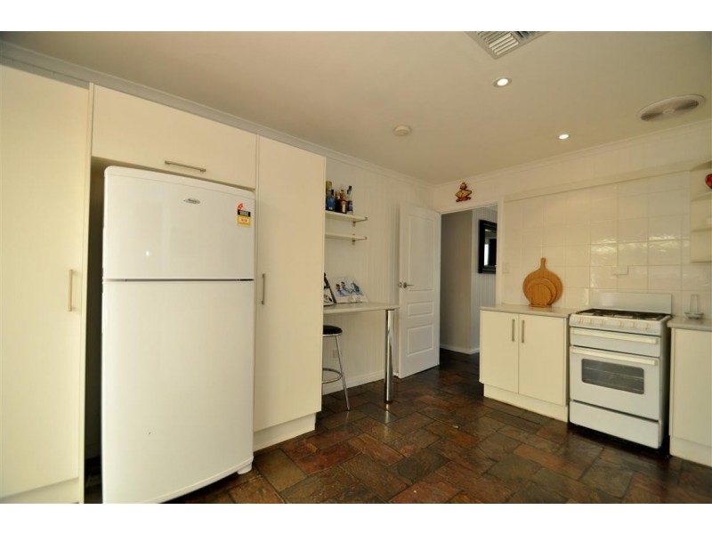 2 Leech Avenue, Morphett Vale SA 5162