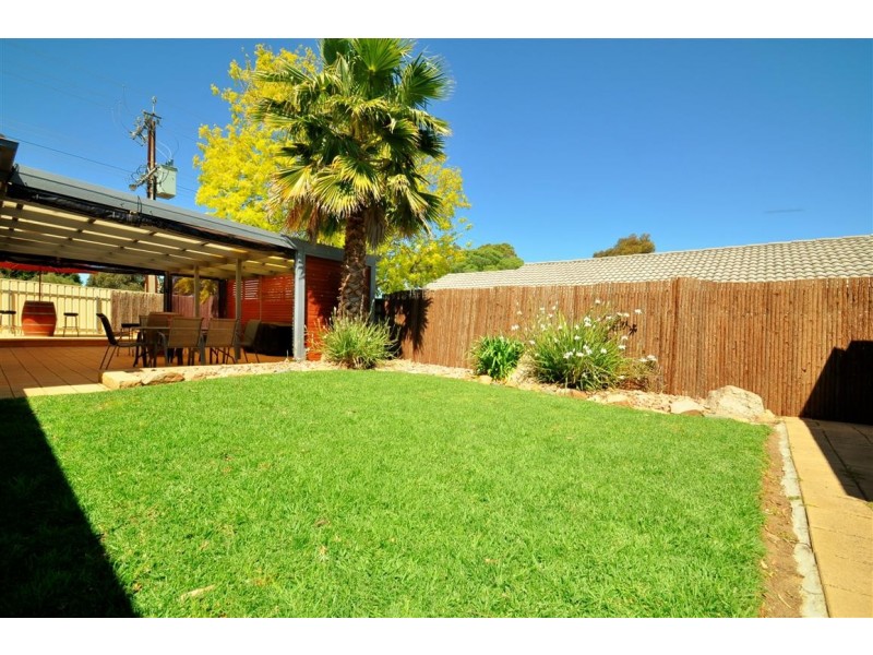 2 Leech Avenue, Morphett Vale SA 5162
