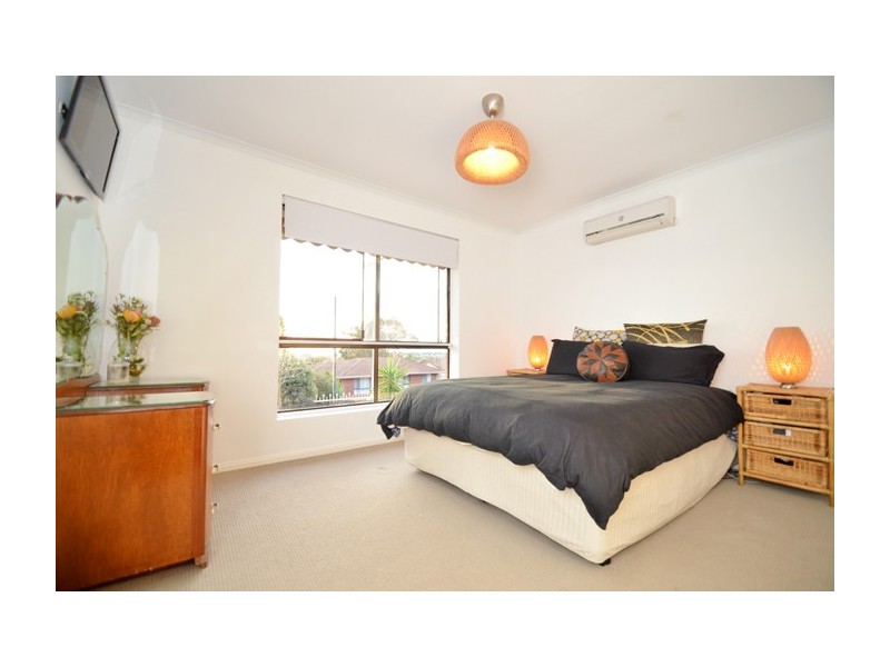 16 Lillian Street, Huntfield Heights SA 5163